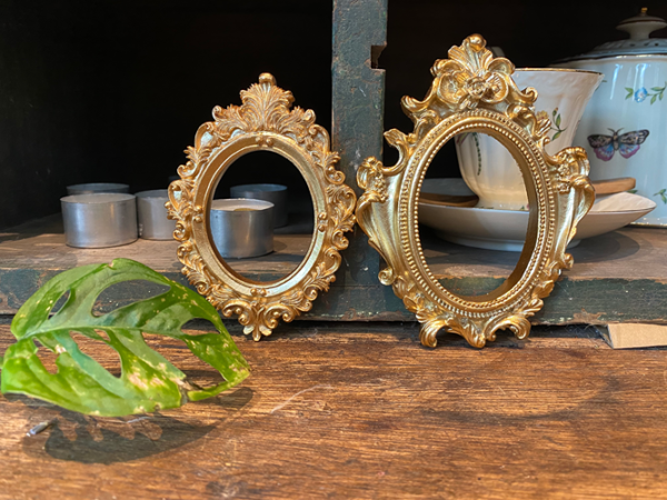 Petite Gold Frame - Image 3