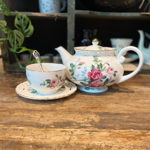 Roses Tea Set